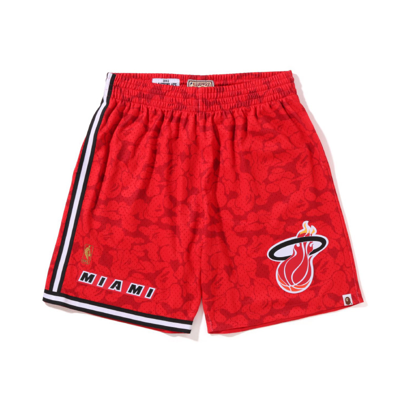 Bape A BATHING APE Mitchell & Ness Miami Heat Camo Basketball Shorts FW22 . 0ZXSPM153904I