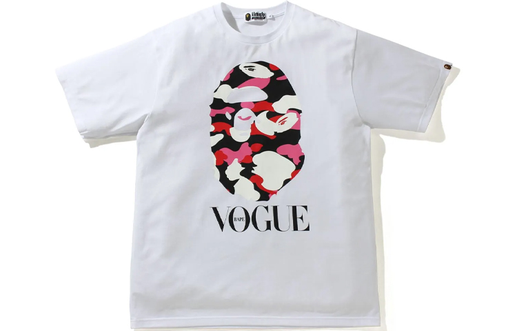 Shop Camiseta Unisex Bape A BATHING APE x VOGUE Ape Head Camo Logo Print. 1I30-846-A38