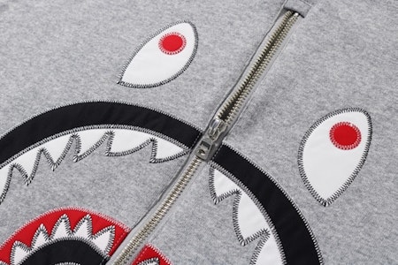Bape 灰色鲨鱼贴花圆领衫 Order Bape 灰色鲨鱼贴花圆领衫