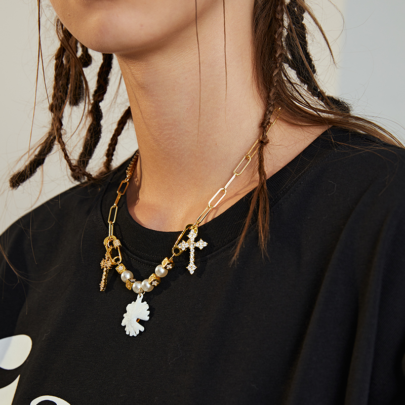 Lookbook BAPE Bapesta FS-001 Low 'Merah Biru' 818