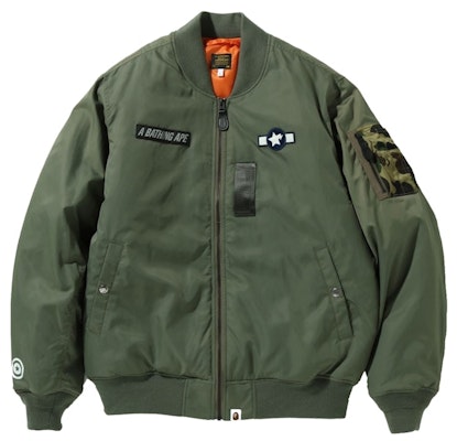 A BATHING APE ルーズフィット シャークMA-1 オリーブドラブ
Buy A BATHING APE ルーズフィット シャークMA-1 オリーブドラブ