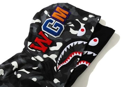 BAPE City Camo Shark Hoodie Zip Penuh Hitam Lookbook BAPE City Camo Shark Hoodie Zip Penuh Hitam