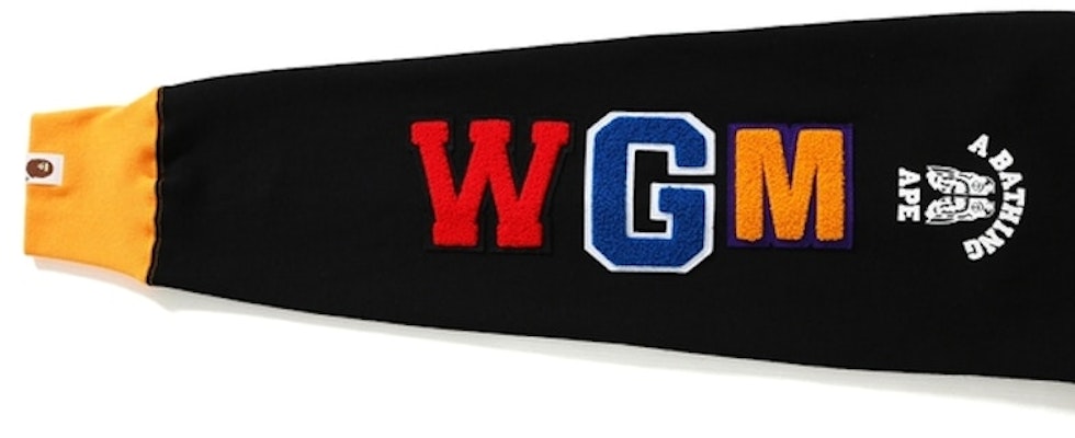 Bape Color Camo Shark Crewneck Merah Lookbook Bape Color Camo Shark Crewneck Merah