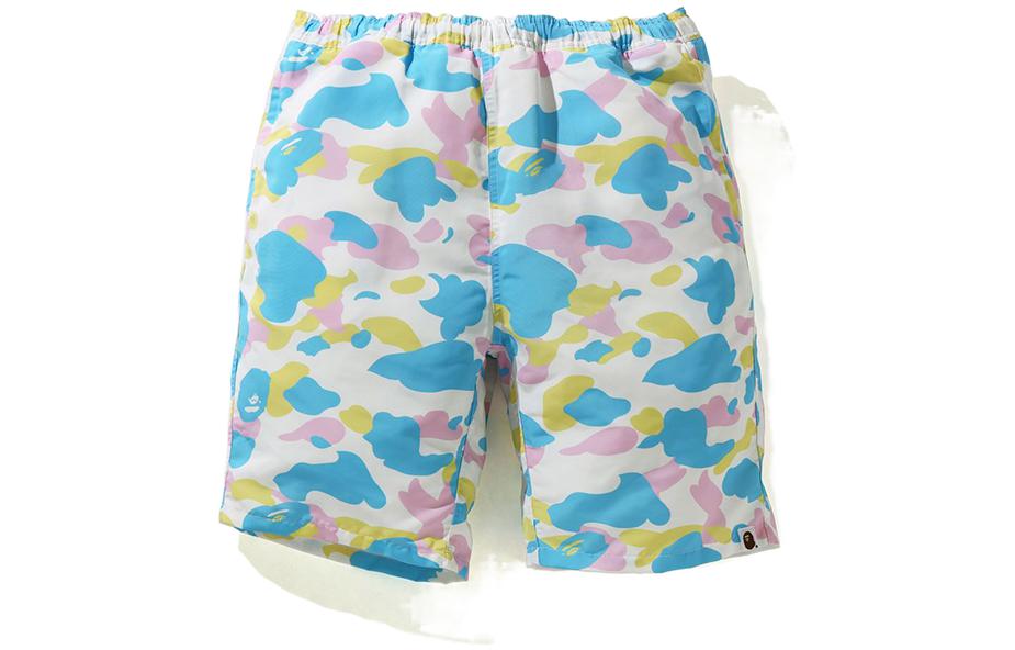 Shop BAPE 2022秋冬款多彩迷彩猿人圖案休閒短褲. 0ZXSPM153004G