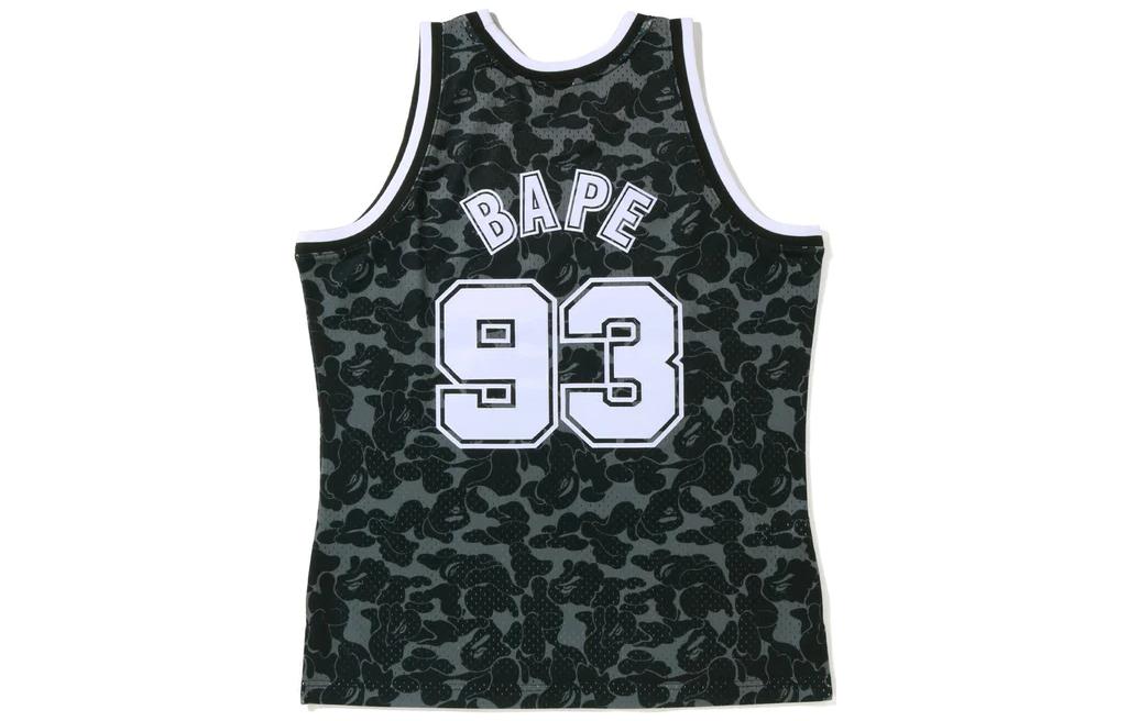 Lookbook BAPE FW22 布魯克林籃網 93 號全版印花籃球背心球衣。 1I23-108-904