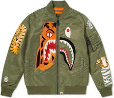 BAPE FW22 Printed Zip-Up Long-Sleeve Jacket Green () 1D70141022 BAPE FW22 Printed Zip-Up Long-Sleeve Jacket Green () 1D70141022