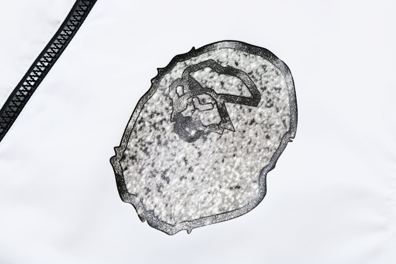 Lookbook A BATHING APE®ジュエリーモチーフワイドフーディ (ホワイト)
