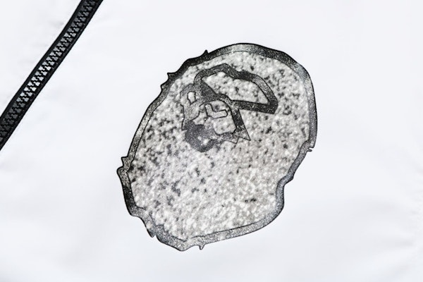 A BATHING APE®ジュエリーモチーフワイドフーディ (ホワイト)
Lookbook A BATHING APE®ジュエリーモチーフワイドフーディ (ホワイト)