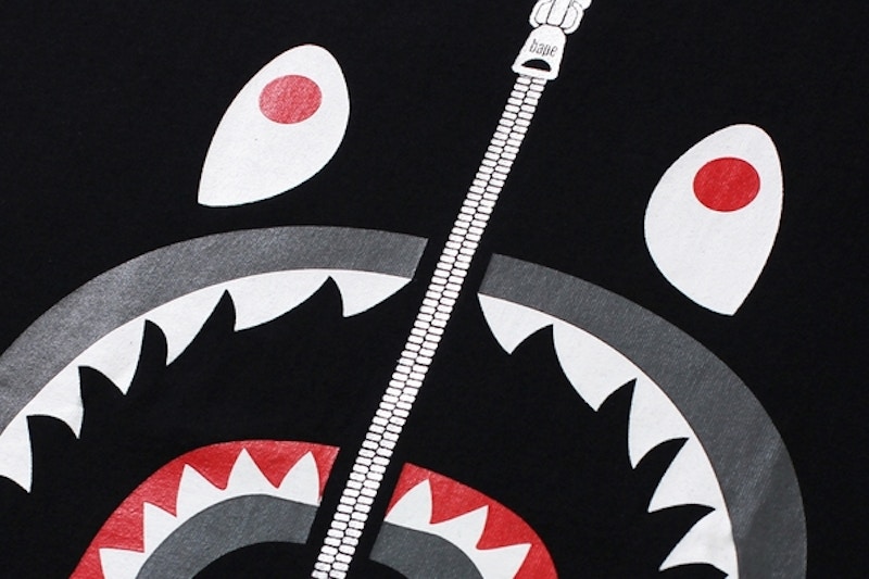 Order BAPE Shark T-Shirt Hitam