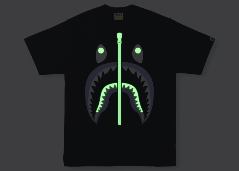 Order Kaos BAPE Shark Motif Camo Hitam