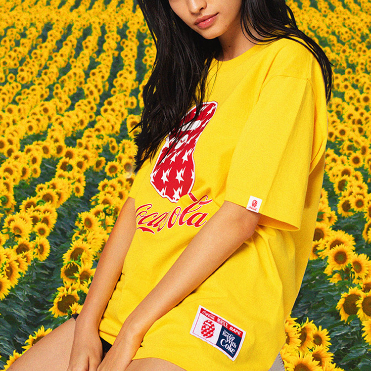 Shop BAPE x 可口可樂 聯名寬版圖標短袖T恤 男款 0ZXTEM110937E