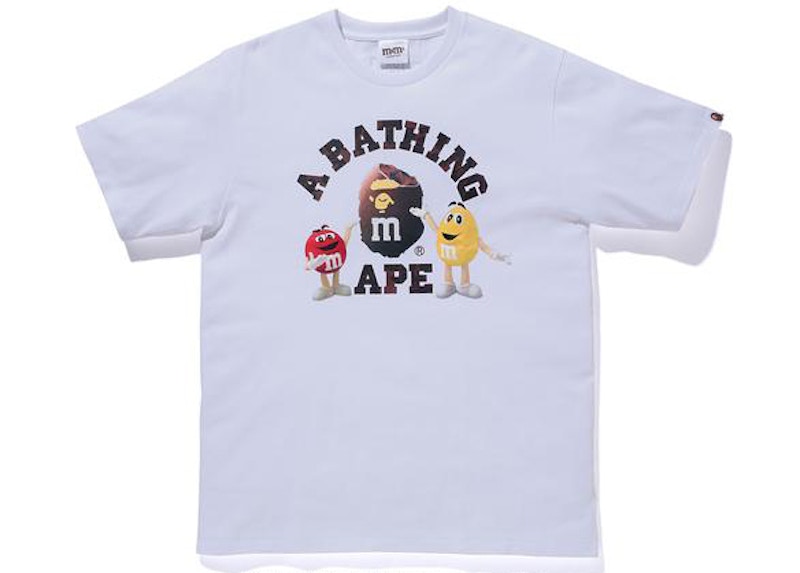 Buy ベイプ®︎ × M&M'S®︎ カレッジTシャツ (白)
