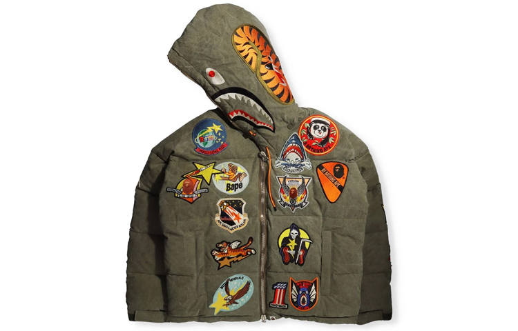 Shop BAPE x READYMADE Jaket Musim Sejuk Hooded Tiger Shark Hijau Zaitun. 1H23-141-901