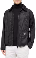 Shop Barbour 黑色蠟質外套 字母印花與拉鍊設計 MWX1716BK11