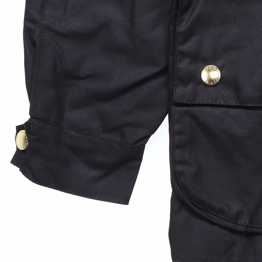 Sizing BARBOUR International 黑色蠟棉外套 立領設計專業騎士風格夾克。 MWX0004BK51