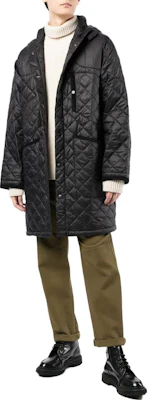 Barbour SS23 Jaket Hitam Berlapik Quilt Panjang Sederhana MQU1298BK11 Lookbook Barbour SS23 Jaket Hitam Berlapik Quilt Panjang Sederhana MQU1298BK11