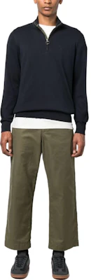 바버 SS23 네이비 블루 목넥 긴팔 풀오버 스웻셔츠 MKN1074NY91 Lookbook 바버 SS23 네이비 블루 목넥 긴팔 풀오버 스웻셔츠 MKN1074NY91