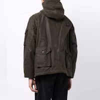 Shop BARBOUR x Baracuta 哈佛聯名男士橄欖棕色連帽口袋外套 (FW23). MWX2219OL52