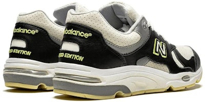 Barneys New York x New Balance 1700 'Brilla en la Oscuridad' CM1700WG Shop Barneys New York x New Balance 1700 'Brilla en la Oscuridad' CM1700WG