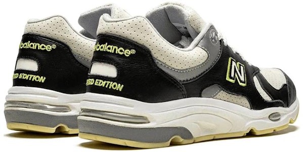 Barneys New York x New Balance 1700 'Bercahaya Dalam Gelap' CM1700WG Shop Barneys New York x New Balance 1700 'Bercahaya Dalam Gelap' CM1700WG