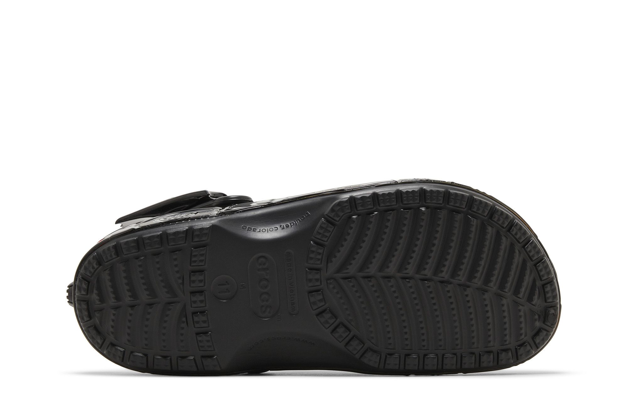 Shop 蝙蝠俠聯名款Crocs經典洞洞鞋「蝙蝠車」 210219-001