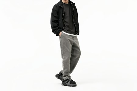 Order BEAMS x Crocs 經典多功能戶外涼鞋「灰黑」207447-001