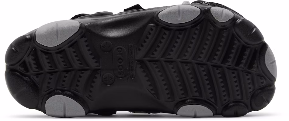 BEAMS x Crocs 經典多功能戶外涼鞋「灰黑」207447-001 Shop BEAMS x Crocs 經典多功能戶外涼鞋「灰黑」207447-001