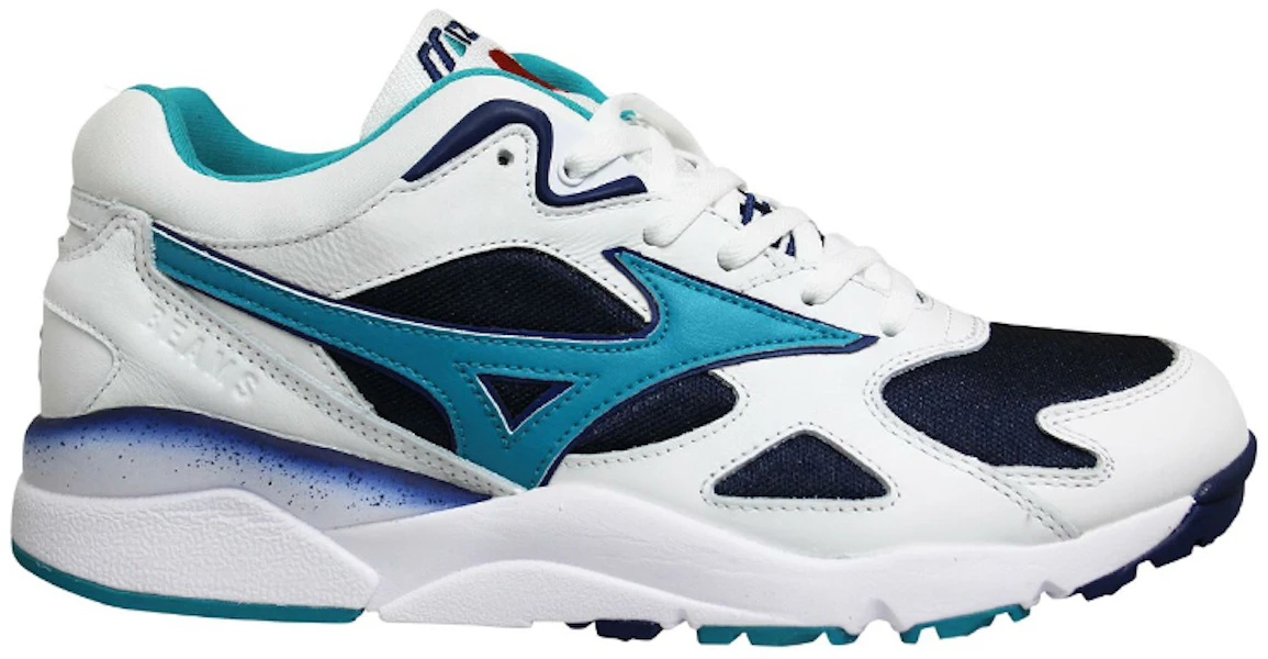 Beams x Mizuno Sky Medal 'KAZOKU' D1GD1806-14 Lookbook Beams x Mizuno Sky Medal 'KAZOKU' D1GD1806-14