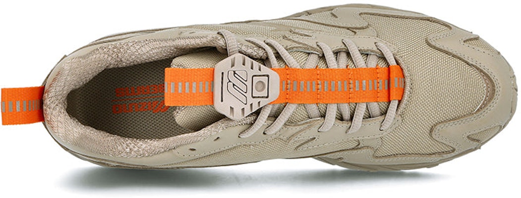Beams x Mizuno Wave Rider 10 'Wood Ash' D1GD200450 Lookbook Beams x Mizuno Wave Rider 10 'Wood Ash' D1GD200450