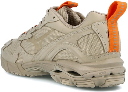 Beams x Mizuno Wave Rider 10 'Wood Ash' Sepatu Hitam Cokelat Pria/Wanita D1GD200450 Purchase Beams x Mizuno Wave Rider 10 'Wood Ash' Sepatu Hitam Cokelat Pria/Wanita D1GD200450