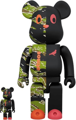 Bearbrick x atmos x Staple #2 100% & 400% Set 'Hitam Hijau' Buy Bearbrick x atmos x Staple #2 100% & 400% Set 'Hitam Hijau'