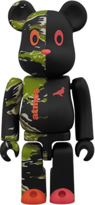 Bearbrick x atmos x Staple #2 100% & 400% Set 'Hitam Hijau' Order Bearbrick x atmos x Staple #2 100% & 400% Set 'Hitam Hijau'