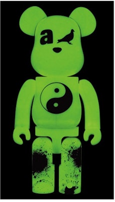 Bearbrick x atmos x Staple #4 100% & 400% 套装夜光 托特风格 Lookbook Bearbrick x atmos x Staple #4 100% & 400% 套装夜光 托特风格