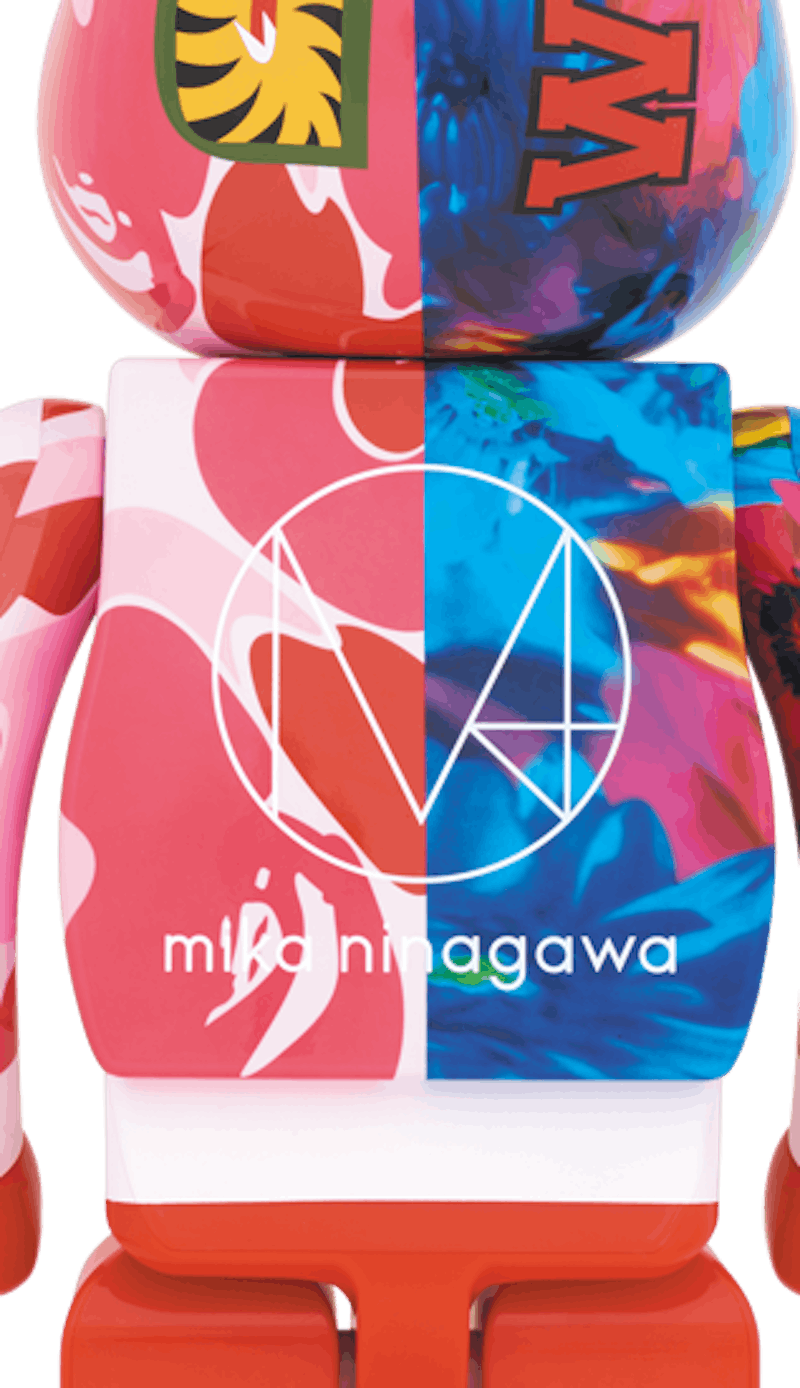 Order Bearbrick x BAPE x Mika Ninagawa Ikan Jerung 1000% Merah Jambu