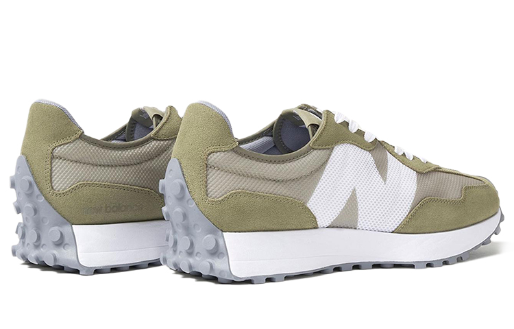 Lookbook Beauty & Youth x New Balance 327 ''Olivgrün'' MS327CS1