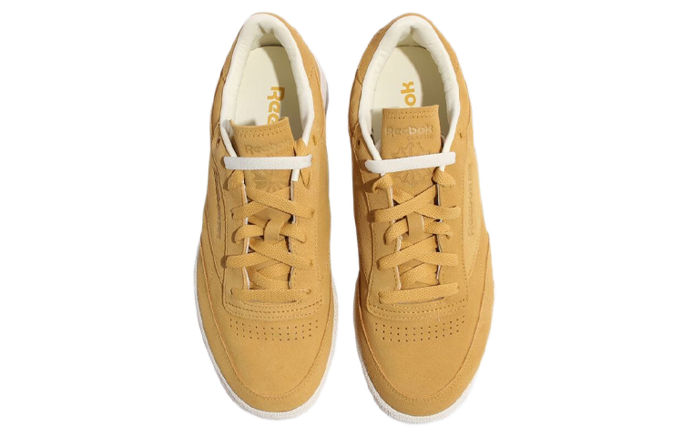 Shop 美麗與青春聯合箭牌 x Reebok Club C 85 '金色小麥/粉筆白/刷子棕' GX1403