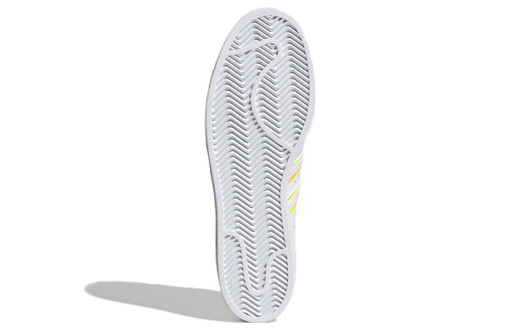 Purchase 阿迪达斯原创 Superstar 北京复古休闲滑板鞋 男女款 白红色 FW2854