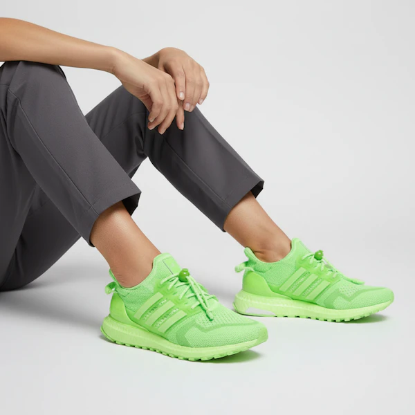 Beyonce Ivy Park x adidas UltraBoost 'Electric Green' dalam warna Hijau Elektrik GZ2228 Order Beyonce Ivy Park x adidas UltraBoost 'Electric Green' dalam warna Hijau Elektrik GZ2228