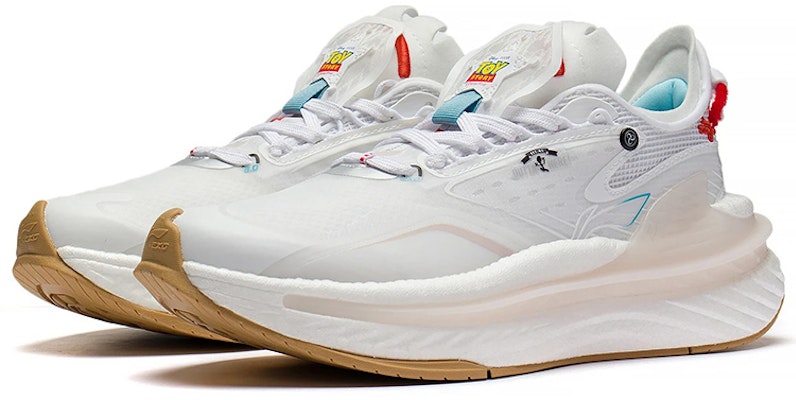 Li-Ning Beyond 6 x Disney Sepatu AGLS117-1 Lookbook Li-Ning Beyond 6 x Disney Sepatu AGLS117-1