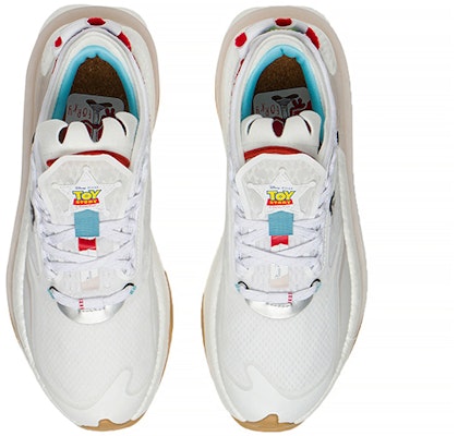 Li-Ning Beyond 6 x Disney Sepatu AGLS117-1 Shop Li-Ning Beyond 6 x Disney Sepatu AGLS117-1