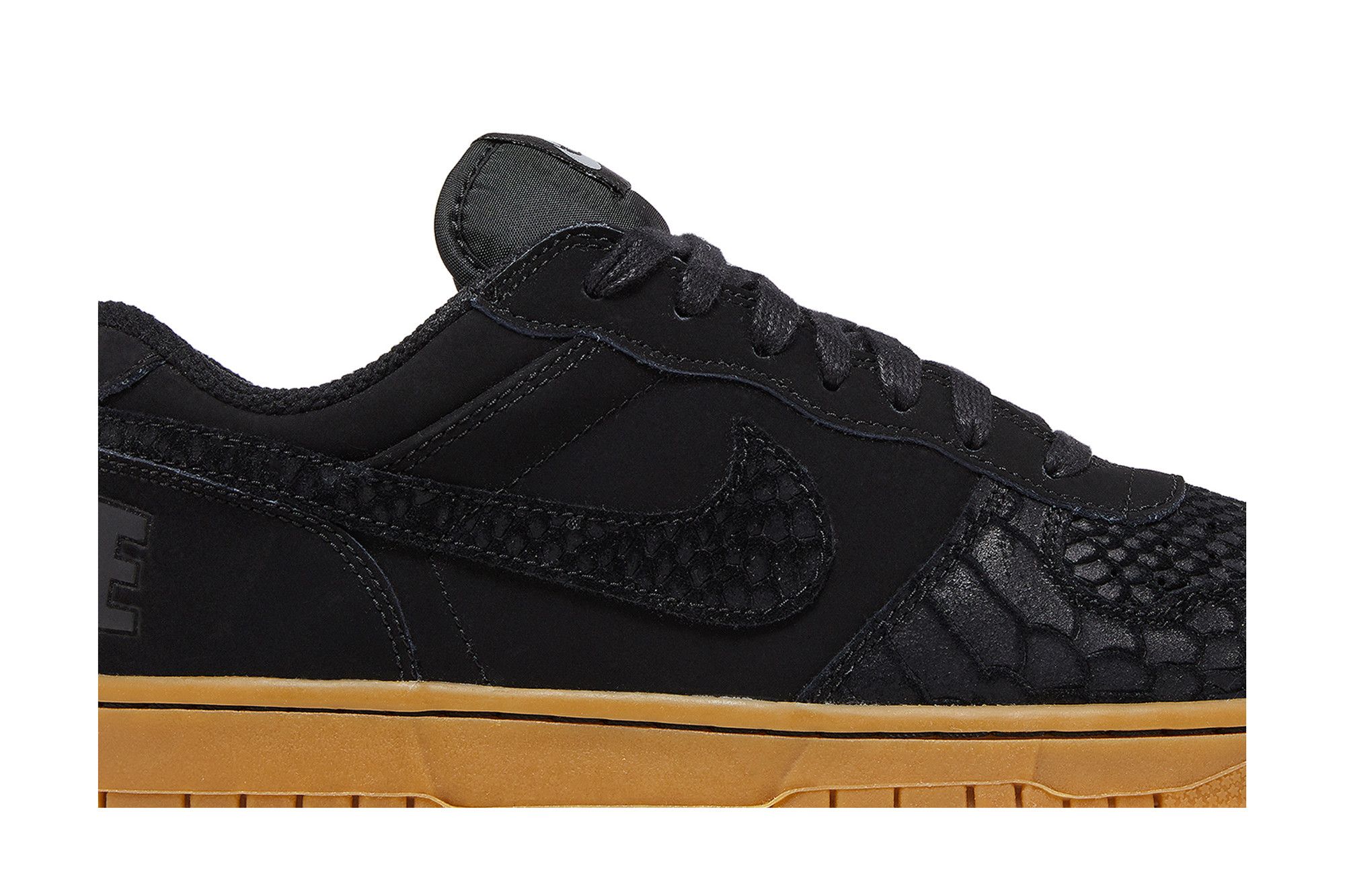 Order Nike Big Low Lux ''Gomme Noir Peau de Serpent'' 854166-002