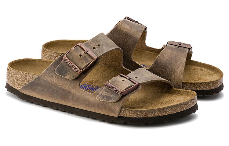 Shop Birkenstock Arizona软床垫油皮革‘烟草棕’ 0552811