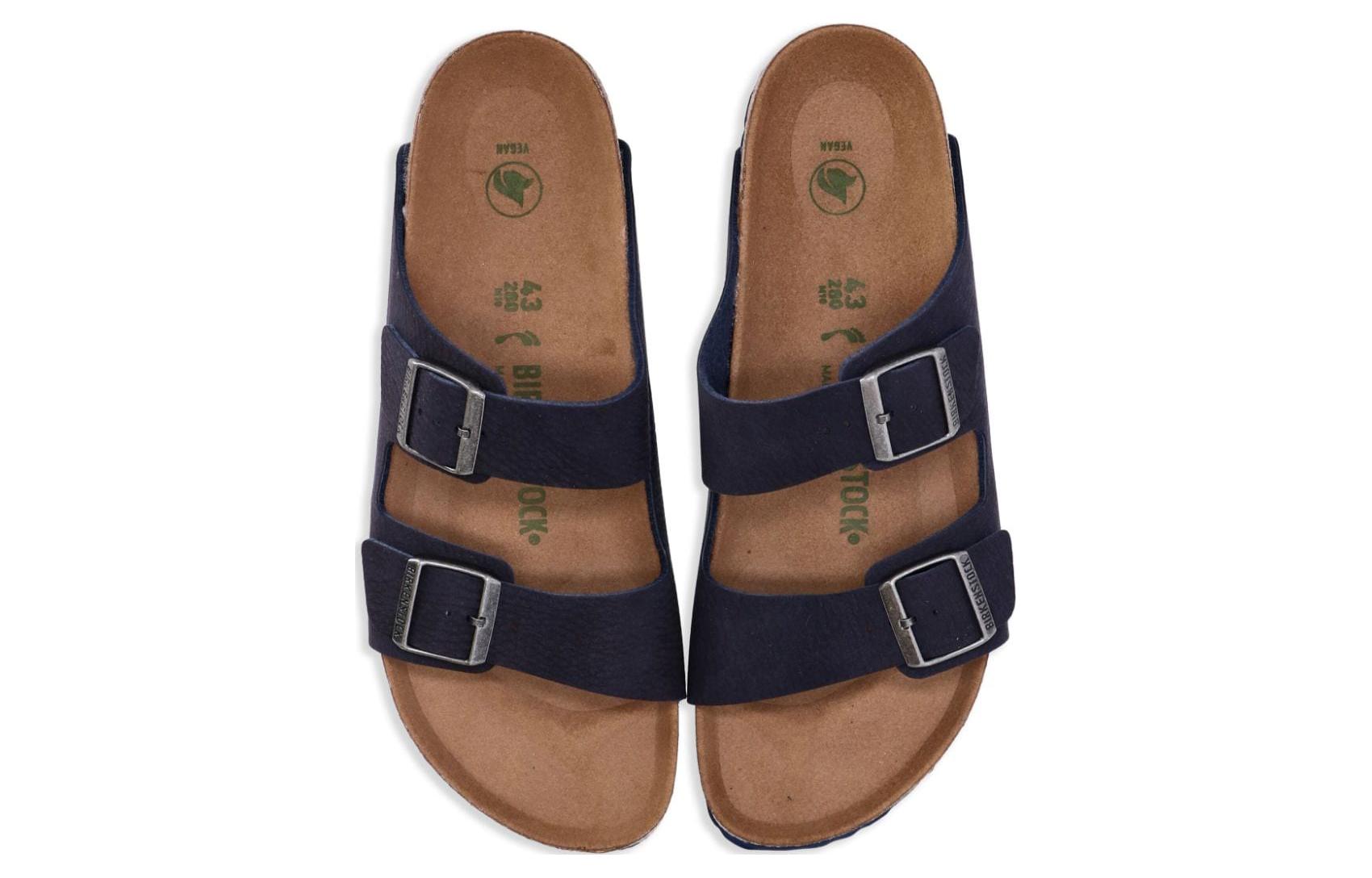 Shop Birkenstock Arizona Vegan PU 柔軟舒適 一字拖鞋 男款 藍棕