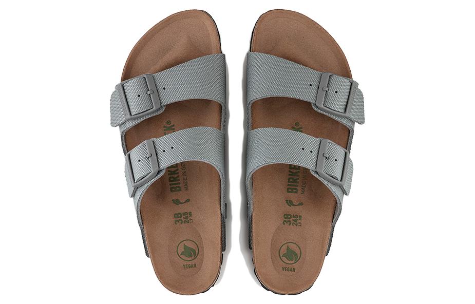 Shop Birkenstock 圓頭休閒 一字拖鞋 男女同款 灰色 常規