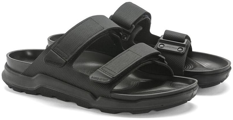 버켄스탁 아타카마 퓨처 트리플 블랙 (Birkenstock Atacama Futura Triple Black) 1024982 Lookbook 버켄스탁 아타카마 퓨처 트리플 블랙 (Birkenstock Atacama Futura Triple Black) 1024982
