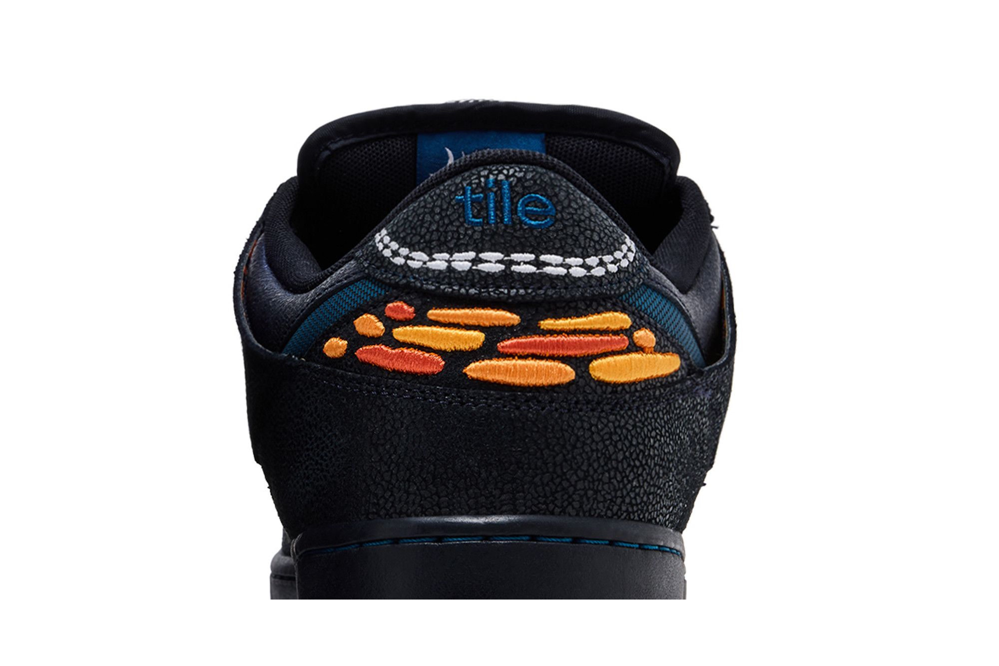 Sizing Bluetile x Nike SB Dunk ''Hitam Marina Putih'' IQ1323-001