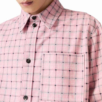 Bottega Veneta Kemeja Lengan Panjang Berkolar Kotak Warna Merah Jambu Muda 813140V4XB05008 Details for Bottega Veneta Kemeja Lengan Panjang Berkolar Kotak Warna Merah Jambu Muda 813140V4XB05008