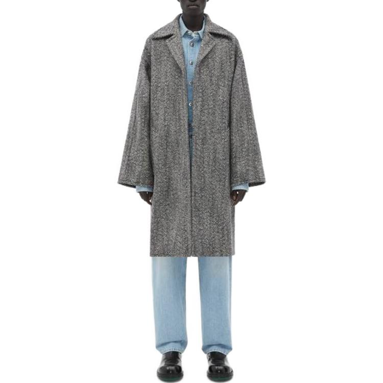 Shop 葆蝶家 灰色純色長袖直筒大衣外套 748804V34P01069