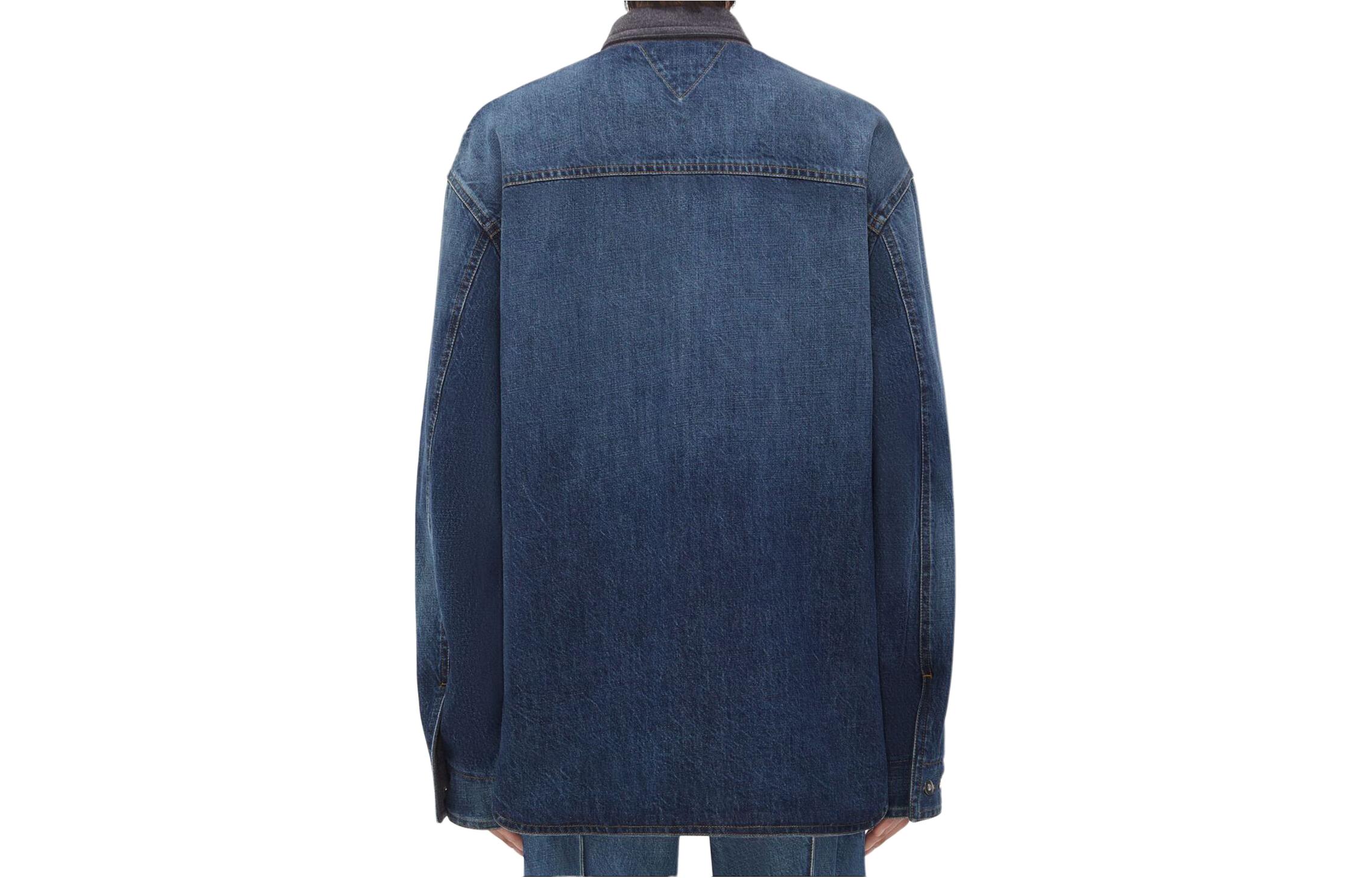 Lookbook Bottega Veneta Chaqueta Reversible Doble Faz Sólida Índigo. 771891V3NB04563