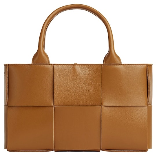 bottega-veneta-arco-tote-bag-mini-intreccio-camel